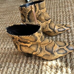 MNG Mango Snakeskin Ankle Booties Size 8 EU 38 Tan Black Beige Square Heel. NWOB